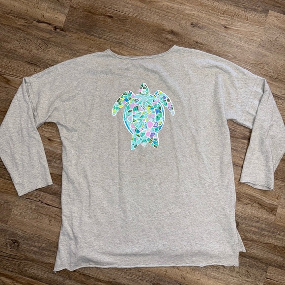 Crown & Ivy • Turtle Graphic Crewneck Sweatshirt - Picture 1 of 9